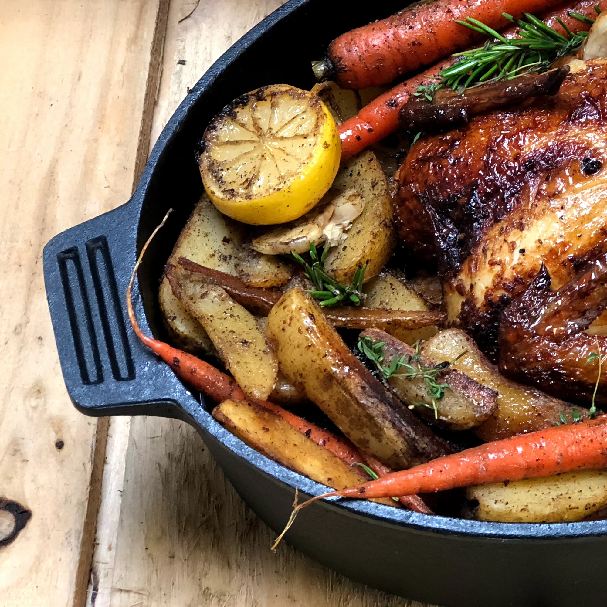 11-qt Cast Iron Oval Roaster with Lid - Image 7